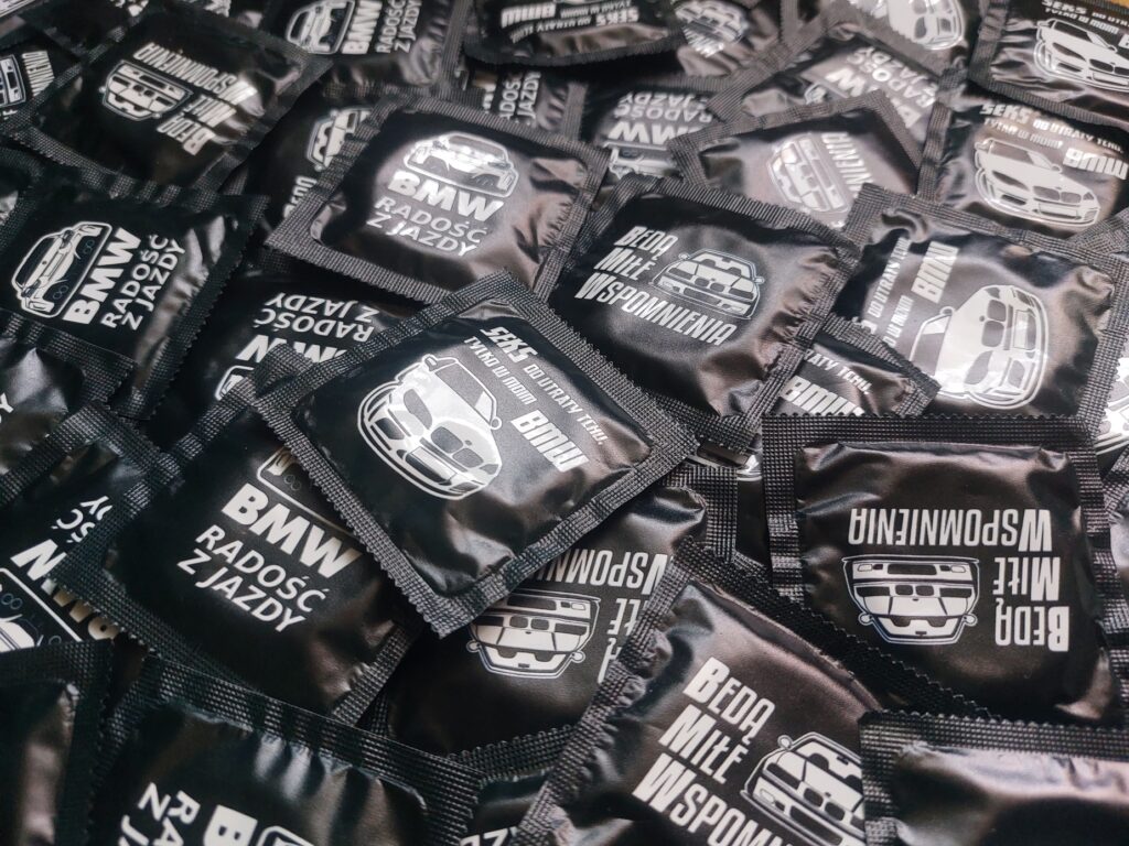 PREZERWATYWY BMW - Prawdziwe kondomy z nadrukiem motywów BMW